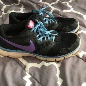 women’s Nike flex experience RN3 ... size 10